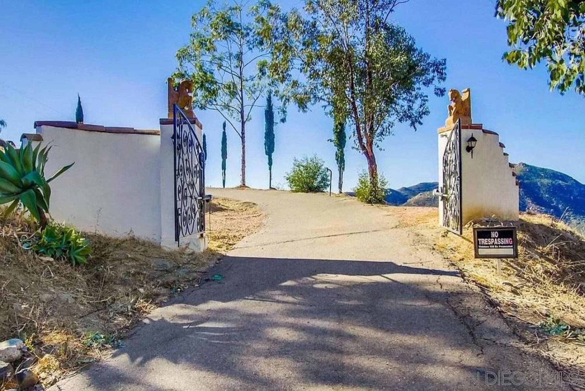Private Home On 10 Acres - Heated Salt Pool & Jacuzzi, Mountain & City Views, Horseshoes, Basketball, Bbq, Golf Putting, Foosball, Croquet, Bose Stereo, White Cotton Bedding - Hilltop Hacienda, Pool Heat Optional Jamul Exterior photo