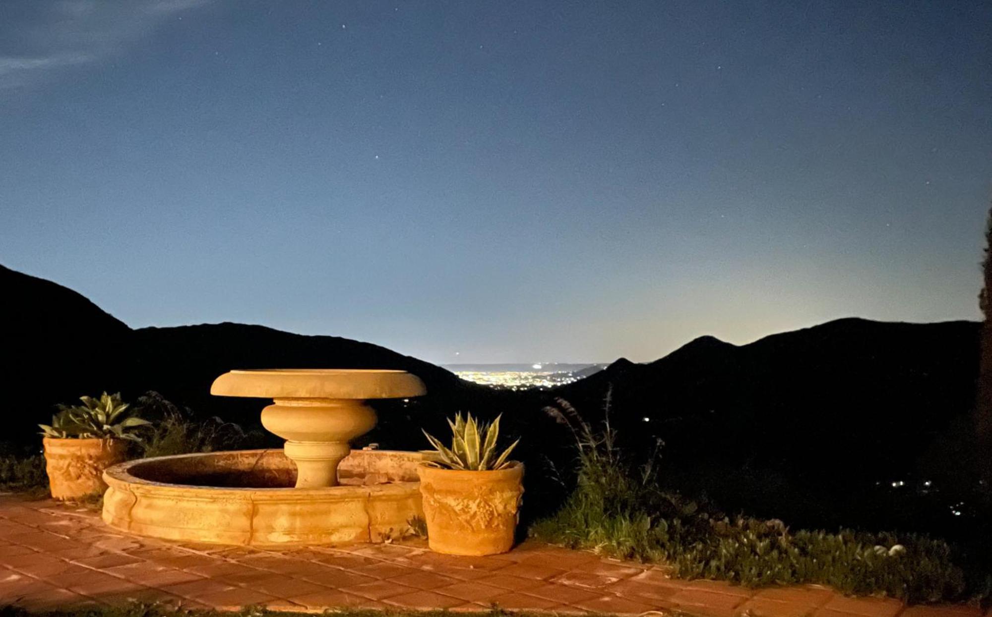 Private Home On 10 Acres - Heated Salt Pool & Jacuzzi, Mountain & City Views, Horseshoes, Basketball, Bbq, Golf Putting, Foosball, Croquet, Bose Stereo, White Cotton Bedding - Hilltop Hacienda, Pool Heat Optional Jamul Exterior photo